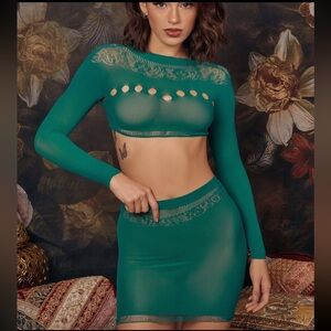 Elegant Emerald Cut Out Intimate 2pc Set